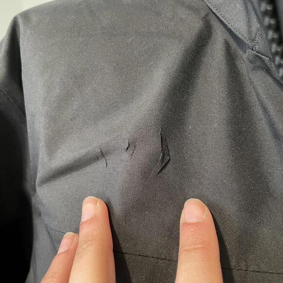 Black Helly Hansen waterproof jacket with hood size large - Picture 2 of 8